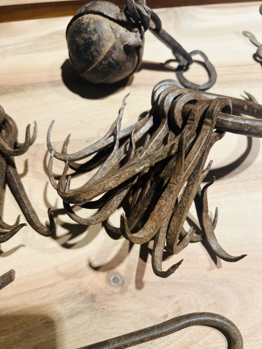 Tutte le decorazioni: Antique Eisen Teile  – Usato da Zürich venduto da KuduKing 2