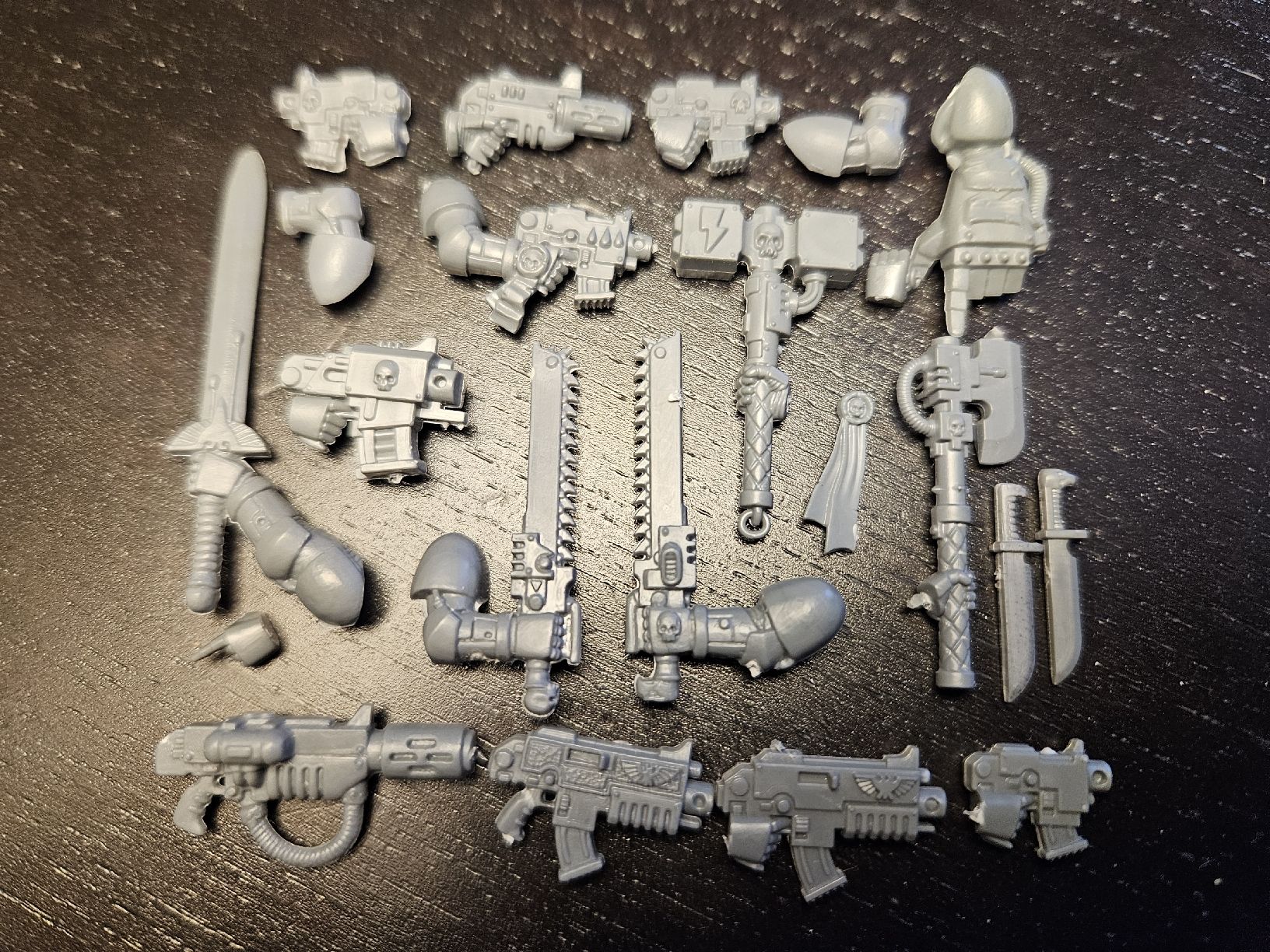 Kits de montage: Warhammer 40K - Space Marines - Weapons Bits – D'occasion à Genève par lec_2k2j