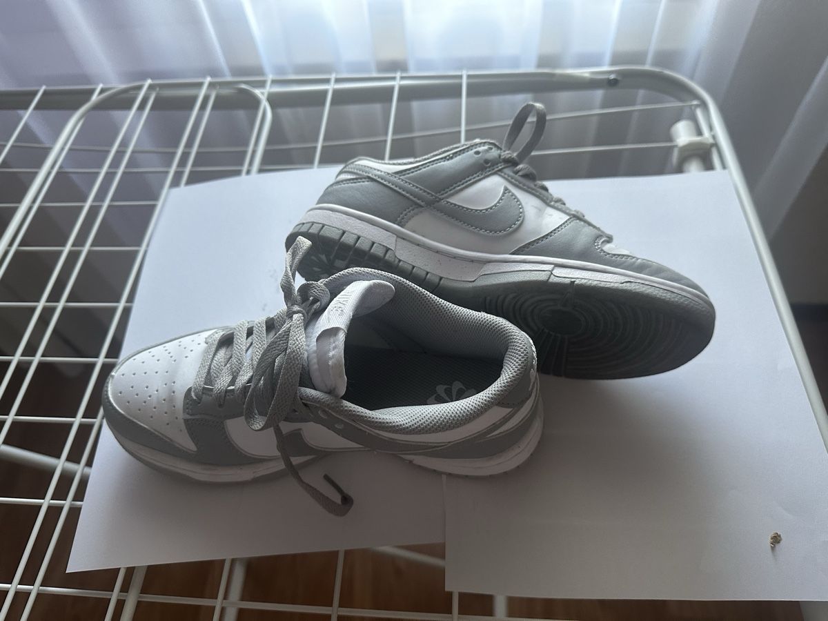 Nike Scarpe da uomo: Nike basket Dunk Low blanc gris – Usato da Lussery-Villars venduto da Bellavita95 1