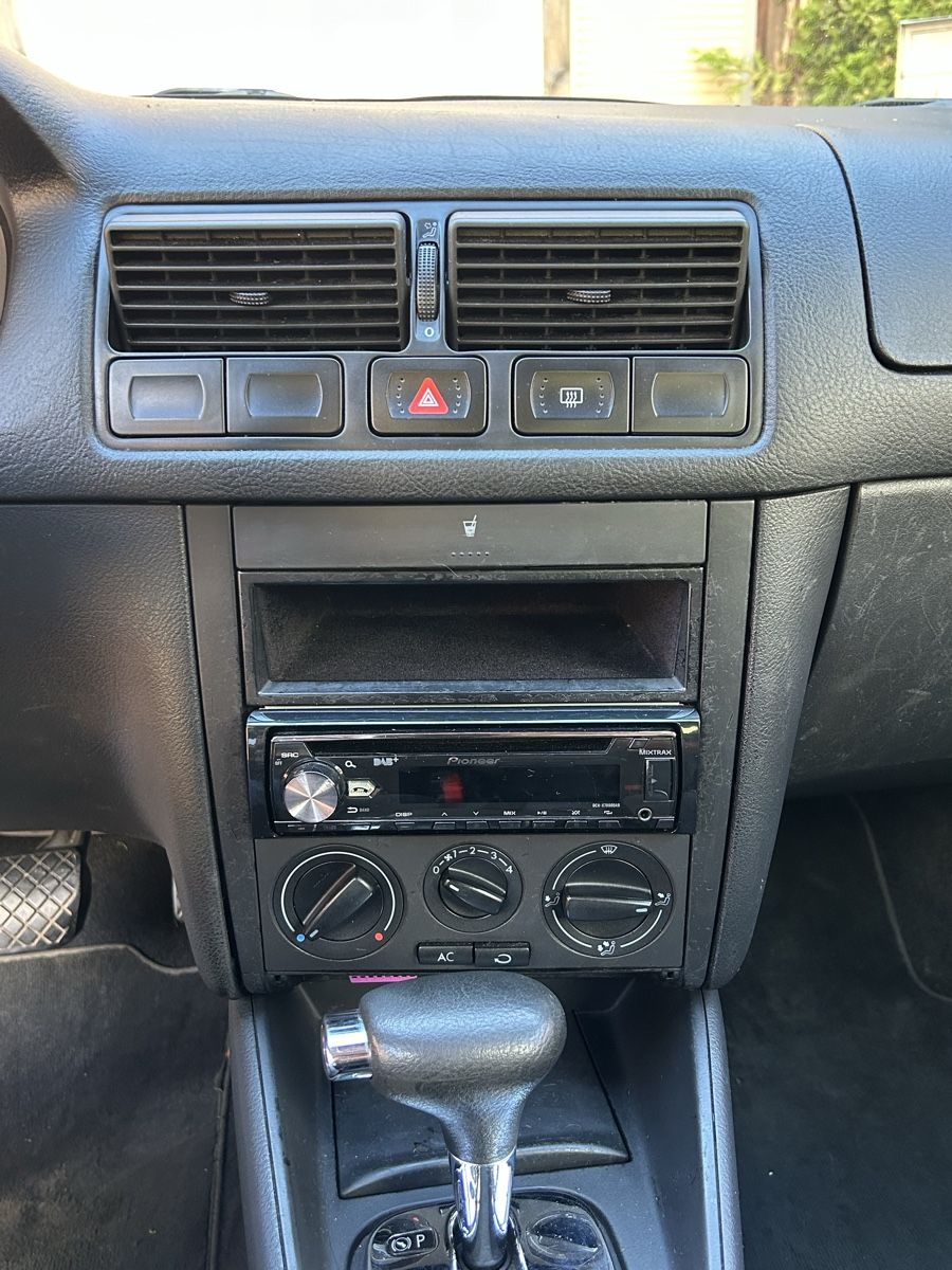 VW Automobili: 1998 Volkswagen Golf 4 – Usato da Montbovon venduto da Mpb12360 5