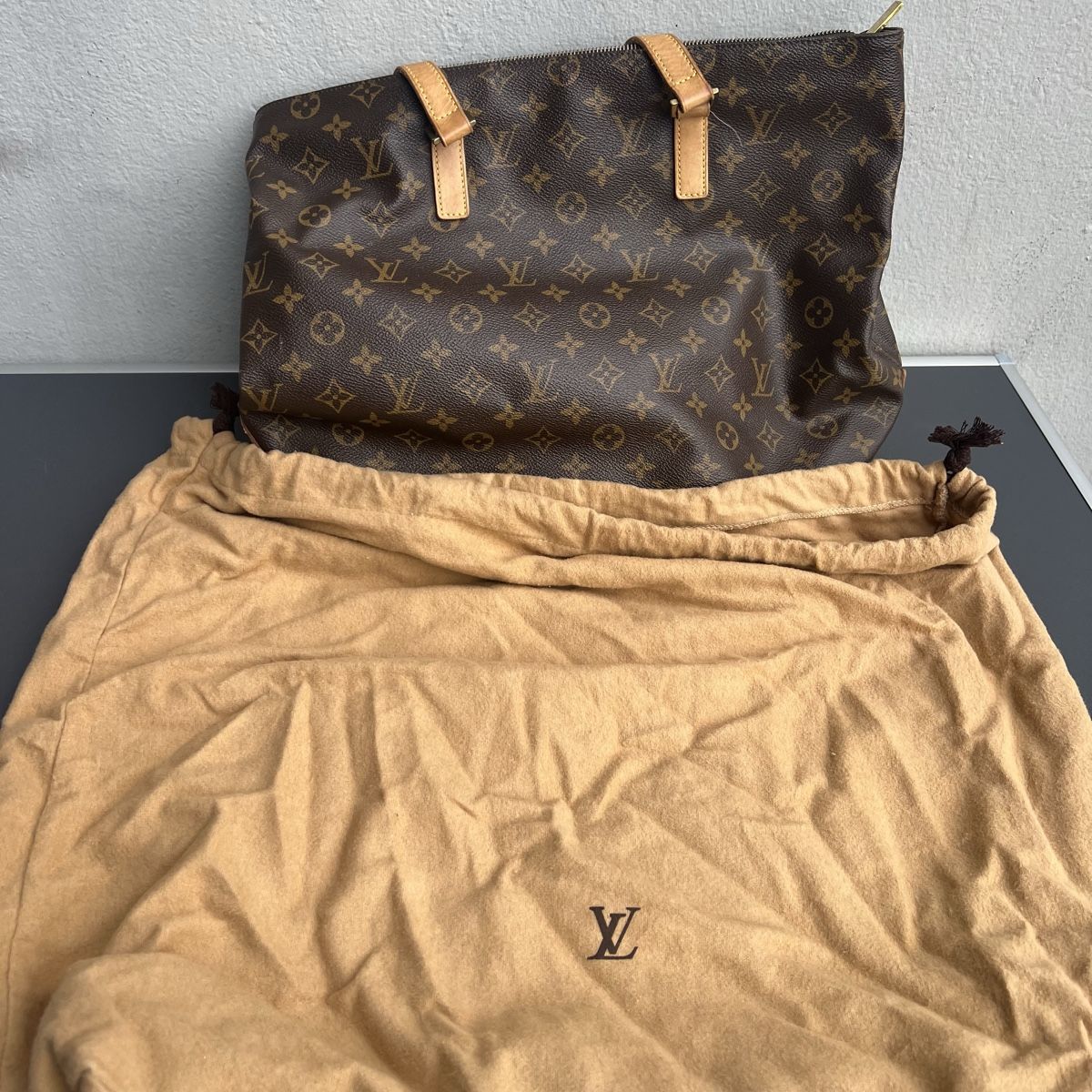 Louis Vuitton Taschen: Wunderschöne Louis Vuitton Tasche zu verkaufen  – Gebraucht aus Wil SG von Cristiano02062017 7