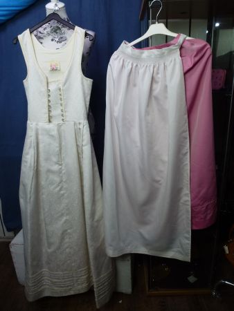 DIRNDL ALTWEISS MIT 2 SCHÜRZEN GR 36 FRISCH GEREINIGT EDEL