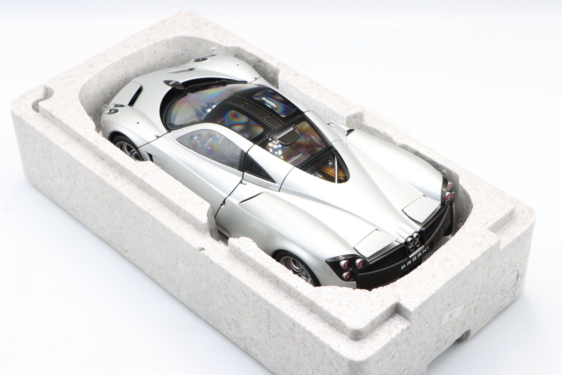 Autoart Modellautos: Pagani Huayra 2011 1:18 AutoArt – Neu und originalverpackt aus Bühl b.Aarberg von modelldiecast 6
