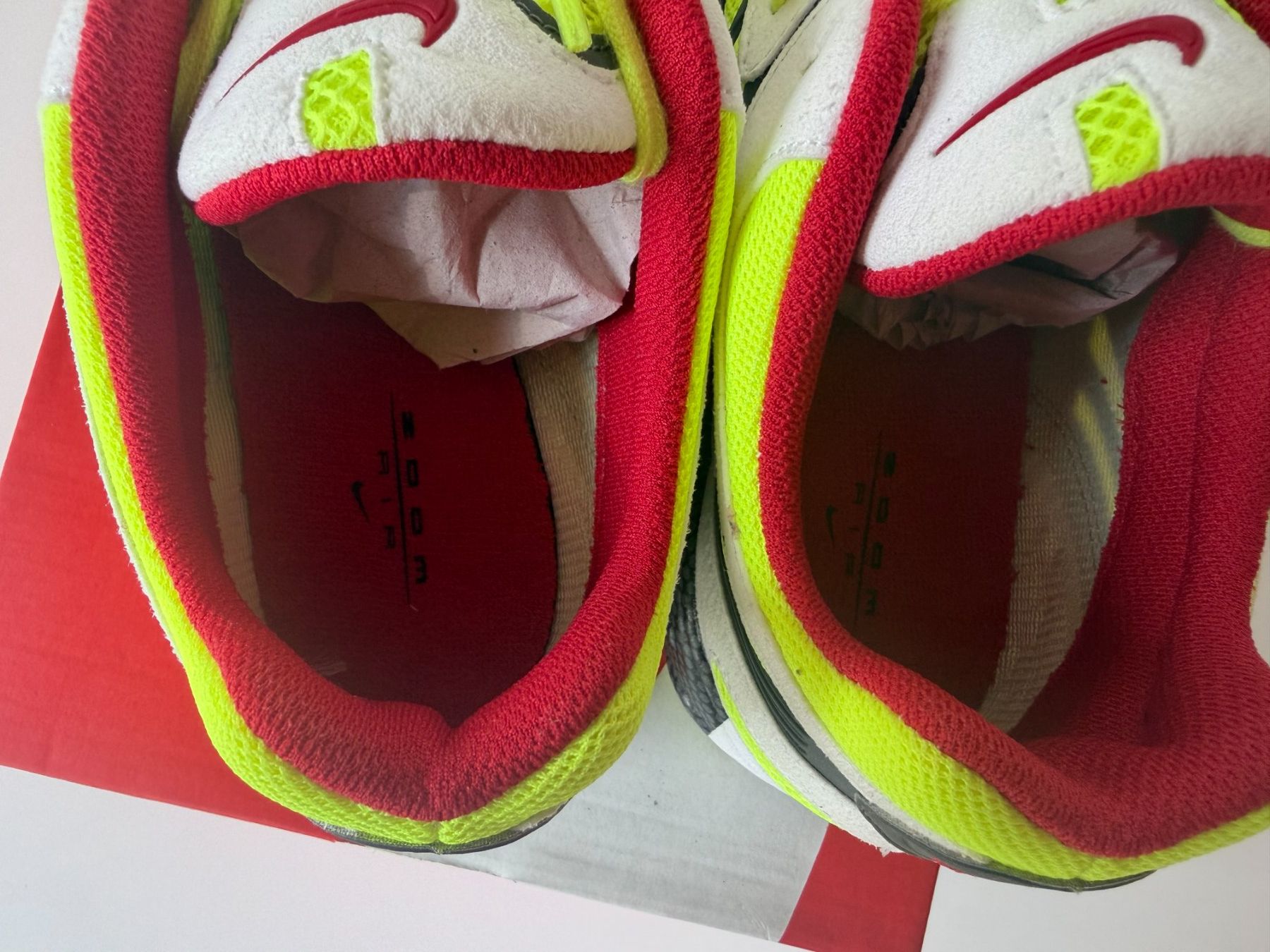 Nike Scarpe da uomo: Nike Air Ghost Racer – Usato da Ennenda venduto da KUROI14 2
