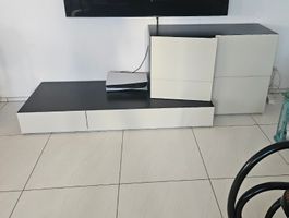 TV-Möbel von Fraubrunnen mit Glasfront zu verkaufen