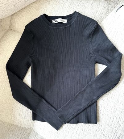 Zara Geripptes Langarm-Top Gr. M