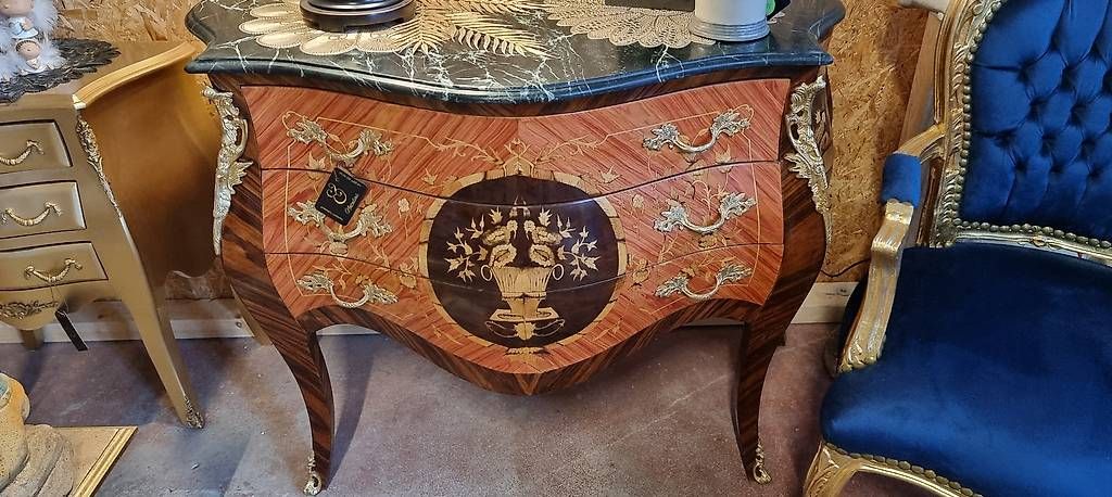 Cassettiere: Französische Louis XV Kommode, geschweift – Usato da Kaufdorf venduto da Nati-Nati 4