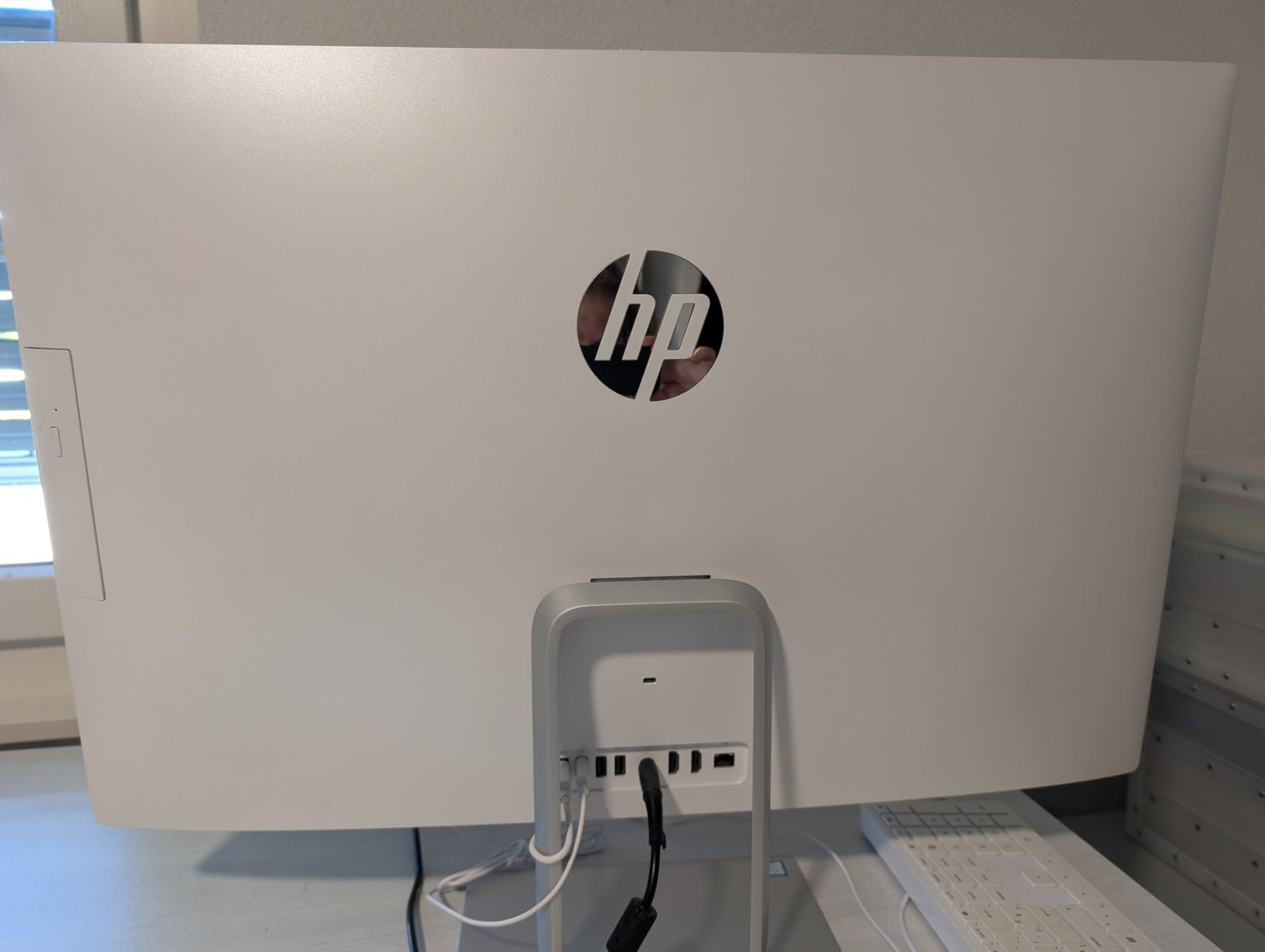 Hewlett Packard PCs: HP Pavilion All-in-One 27-r0xx – D'occasion à Bremgarten b. Bern par qualivendor 2