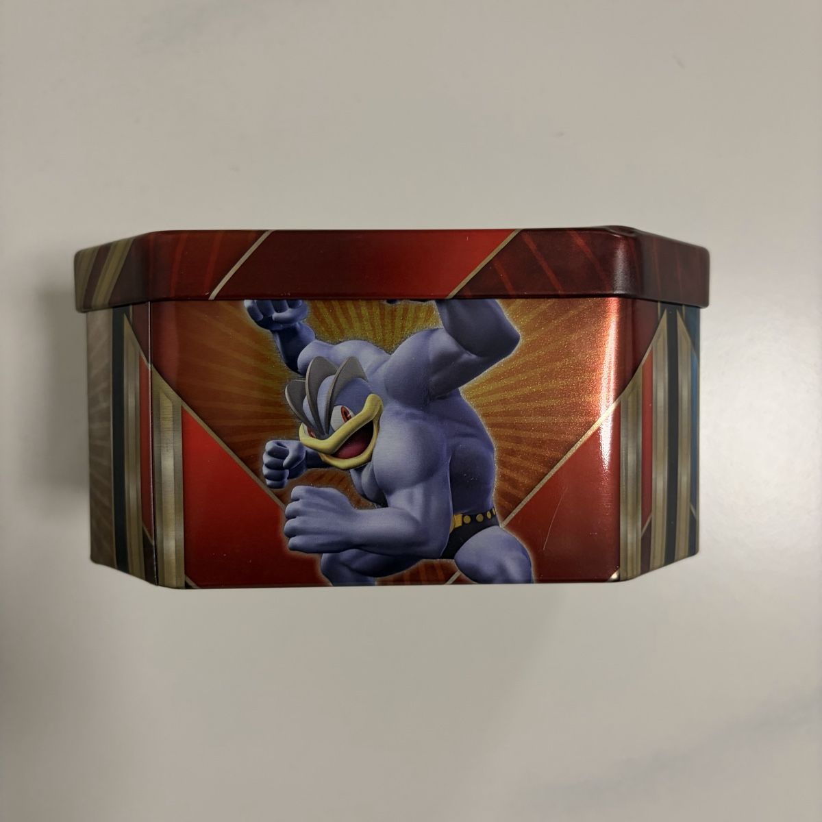 Pokémon Sammelbilder & Trading cards: Pokémon Machomei Tin leer – Neu (gemäss Beschreibung) aus Opfikon von ZDem 1
