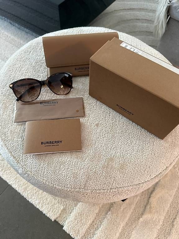 Lunettes & Verres: Burberry Sonnenbrille – D'occasion à Wallisellen par noelzul