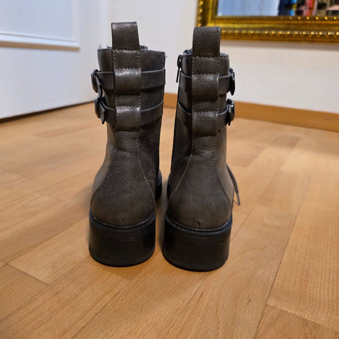 Landrover Damenschuhe: Landrover Stiefeletten Gr.41 grau – Gebraucht aus Wald ZH von CapLux 7