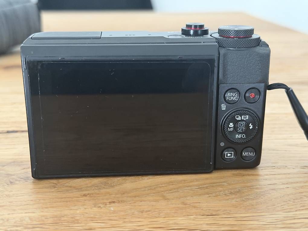 Fotocamera: Canon Powershot G7x Mark II Bundle – Usato da Uster venduto da ceh_8pgy 3