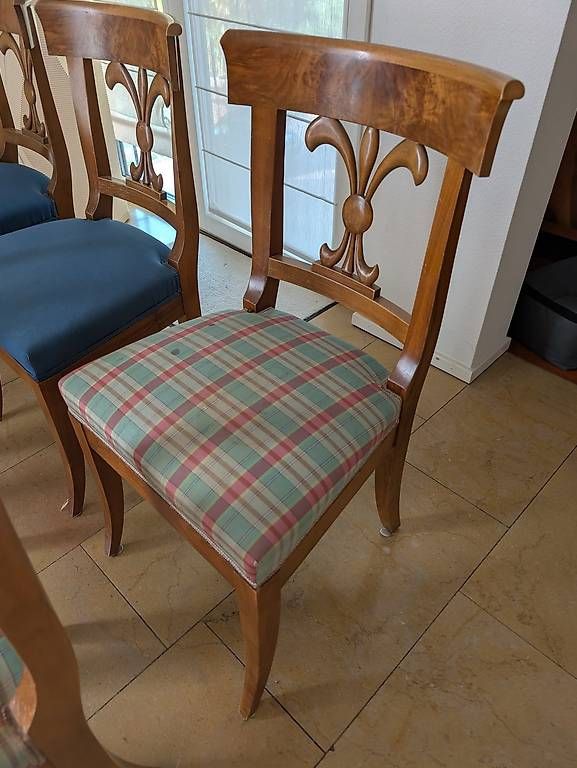 Chaises: 6 Biedermeier-Stühle Nussbaum – D'occasion à Zürich par McFlurry49 2
