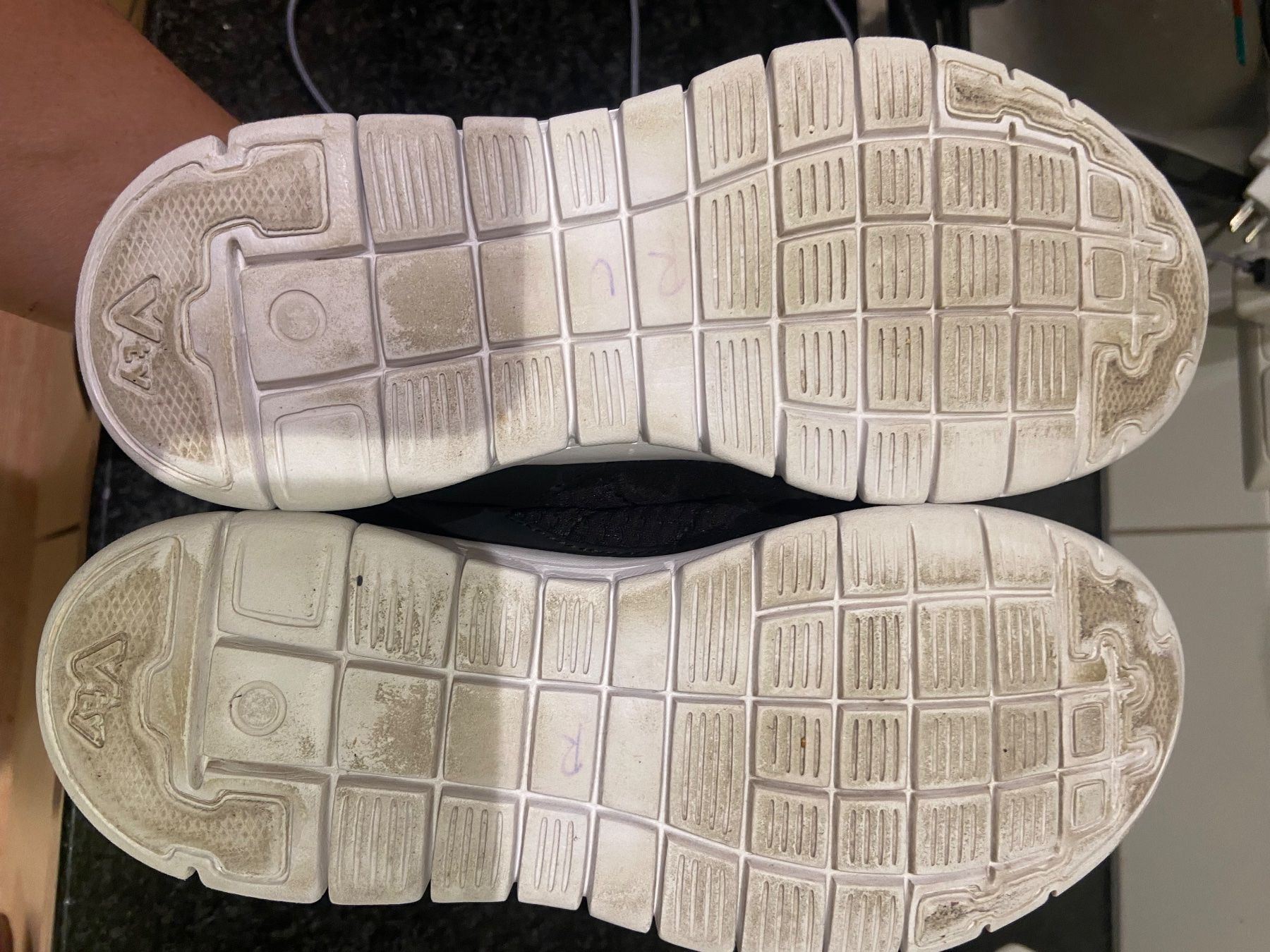 Scarpe per ragazzi: Baskets de gym en 34 – Usato da Thônex venduto da lespandas 1
