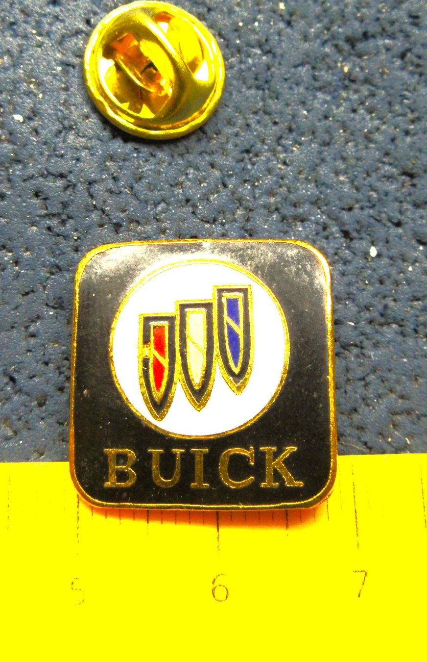 Buick Plaketten & Abzeichen: BUICK AUTO LOGO SCHMUCK-PIN ENAMEL GOLDIG – Gebraucht aus Ettingen von Hausi4711