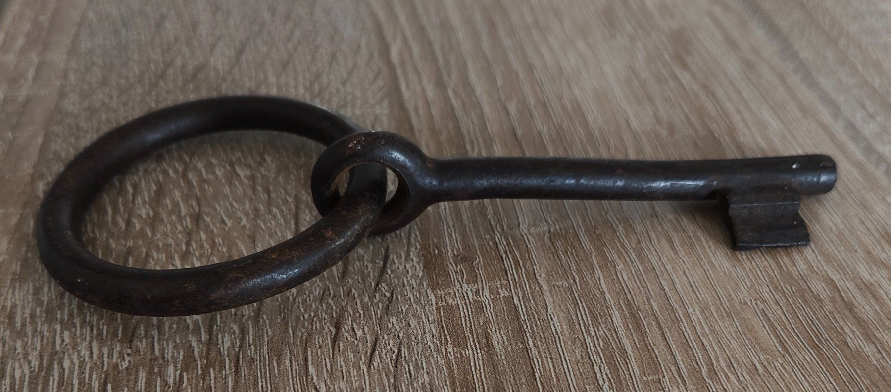 Clés: Alter Eisenschluessel mit Ring gebraucht – D'occasion à St. Gallen par Ricardo_Deals 4
