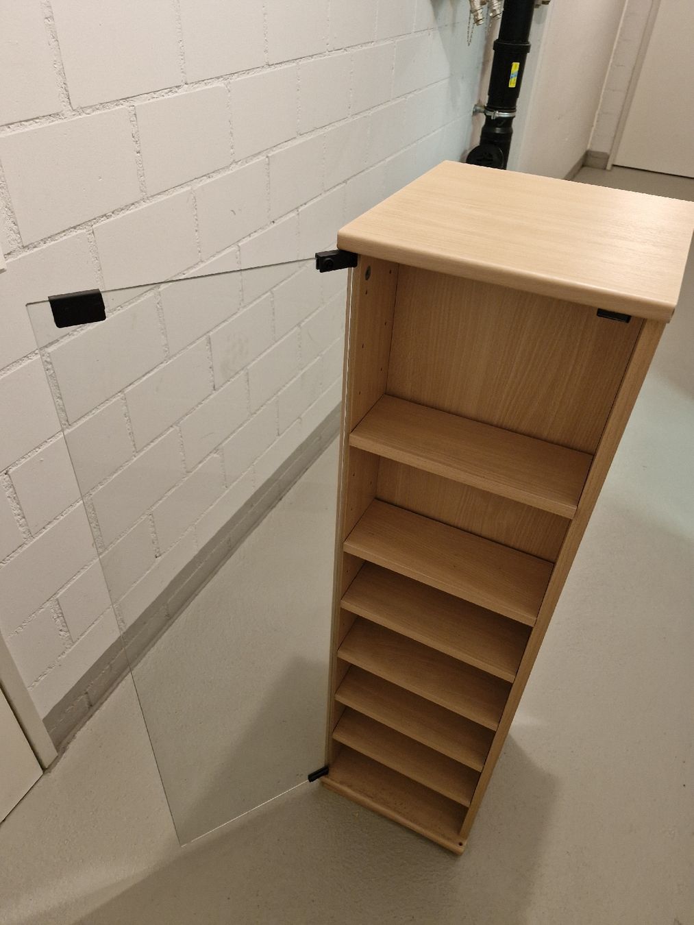 Armadi: CD & DVD & Kassettenmöbel mit 2 Glastüren, helles Holz, Top – Usato da Frauenfeld venduto da Kasico 7