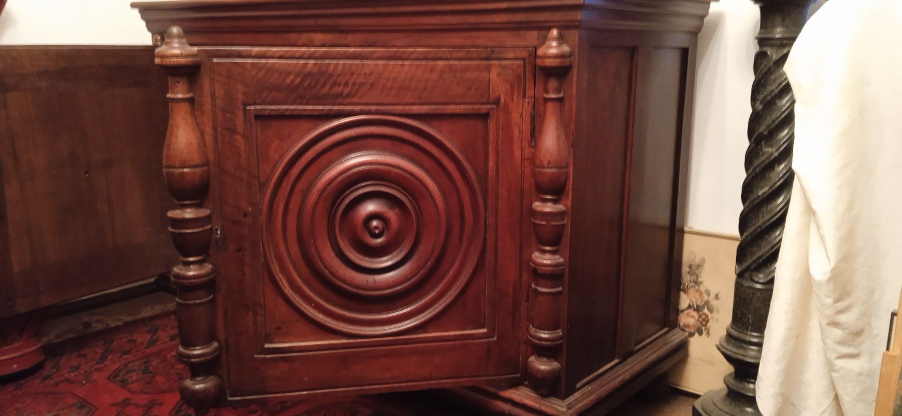 Credenze: credenza antica in noce – Usato da Lugano venduto da Johnny72 2
