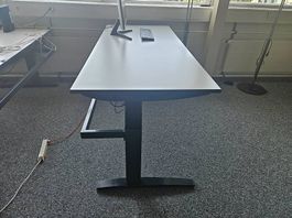 Bürotisch höhenverstellbar