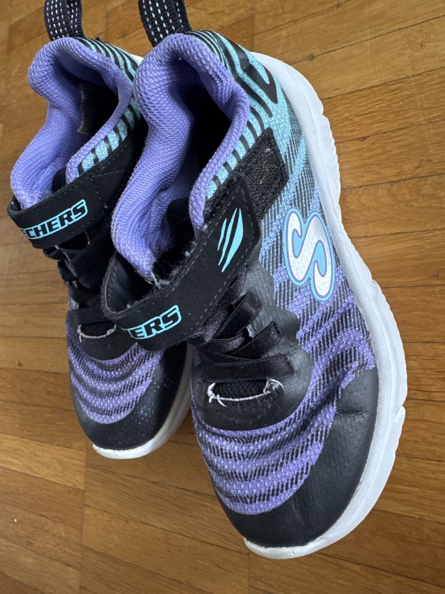 Skechers Schuhe für Mädchen: Skechers Grösse 30 – Gebraucht aus Glattpark(Opfikon) von cherrytomate 2