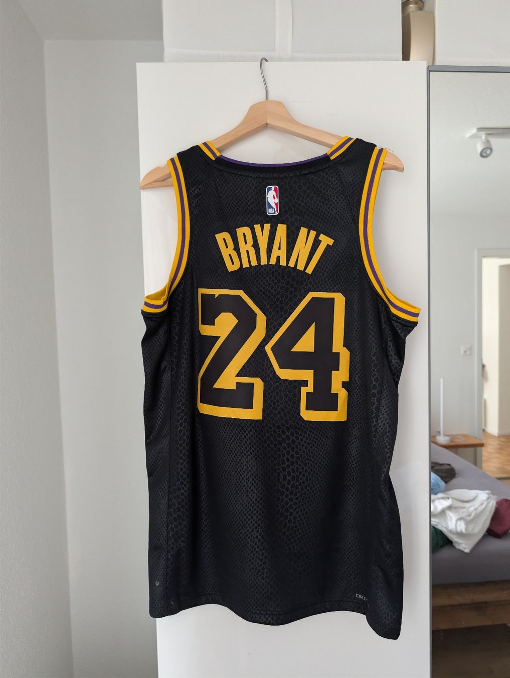 Canottiere & Pantaloni: NBA Jersey Kobe Bryant Mamba – Usato da Gossau SG venduto da TheBibiaon 1