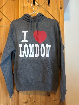 Grauer Kapuzenpullover "I ❤️ London", Gr. S – Top Zustand!