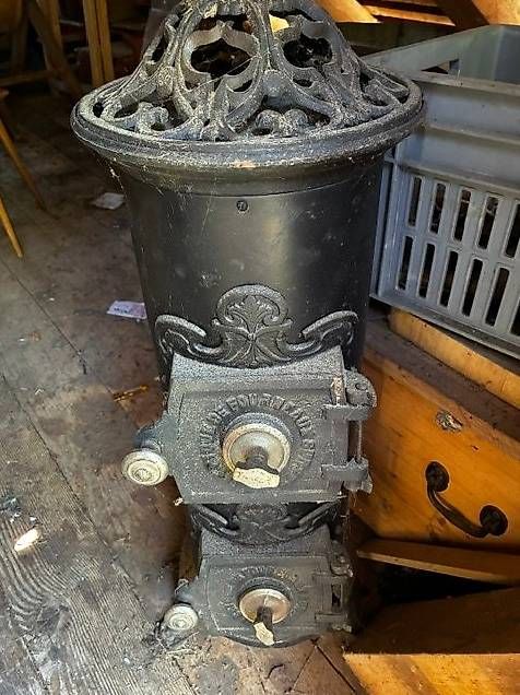 Stufe caminetto: Fourneau à bois Holzofen – Usato da Sciernes-d'Albeuve venduto da sie_7crb