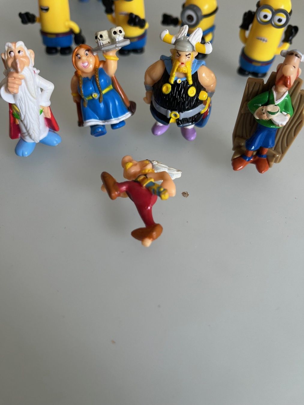 Statuette: Minions Figuren, Schlumpf, Asterix &  Figuren Set – Usato da Amriswil venduto da Ravinvida 1