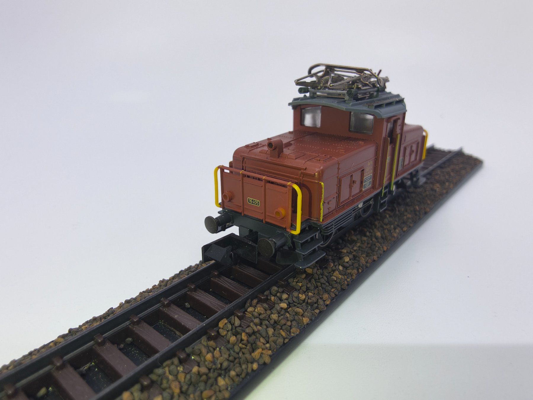 Arnold Modellini di ferrovie: Arnold 2425, Ee 3/3 16405, Analog – Usato da Wangs venduto da mobacom 2