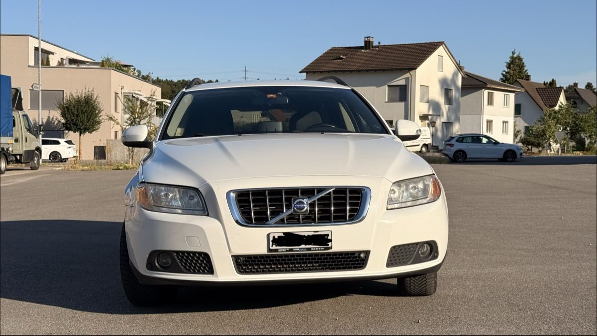 Volvo Automobili: Volvo V70 D5 AWD – Usato da Kölliken venduto da elgringosuizo 1