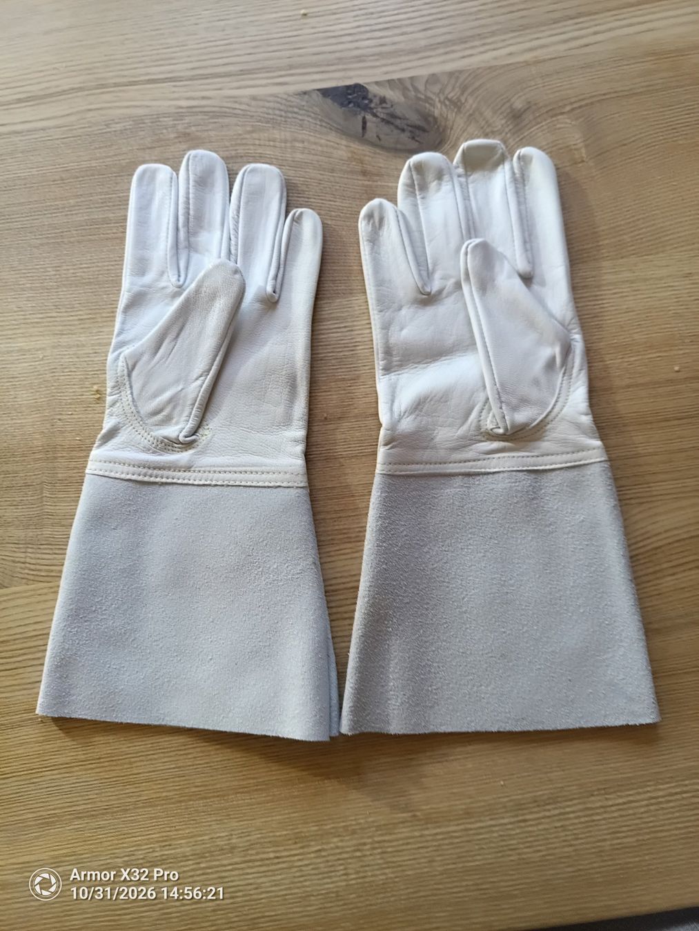 Gants & mitaines : Schweisserhandschuhe Größe 10 fast Neu – D'occasion à Matten(St.Stephan) par Joeli0 1