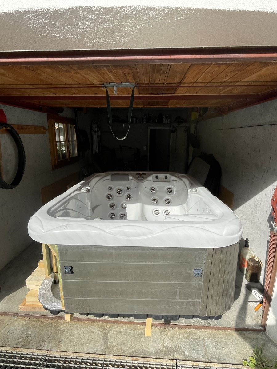 Whirlpool: Whirlpool  Wellis  – Defekt aus Klosters von Johanputzi 1