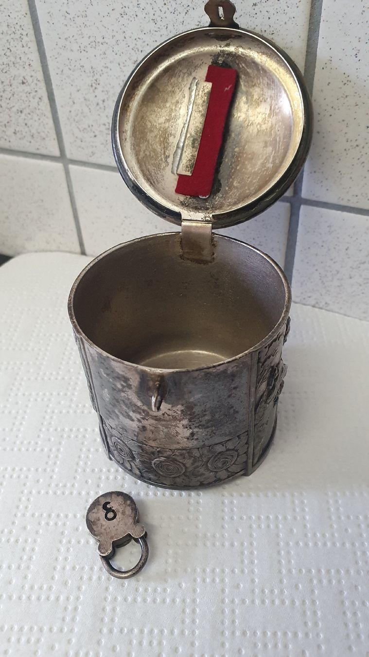 Salvadanai: Antike Spardose  – Usato da Dietikon venduto da Allegra34 4