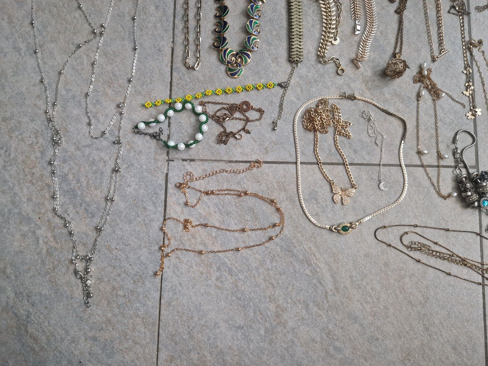 Altri gioielli: Grosses Konvolut Modeschmuck 1 – Usato da Zofingen venduto da TR1981 2