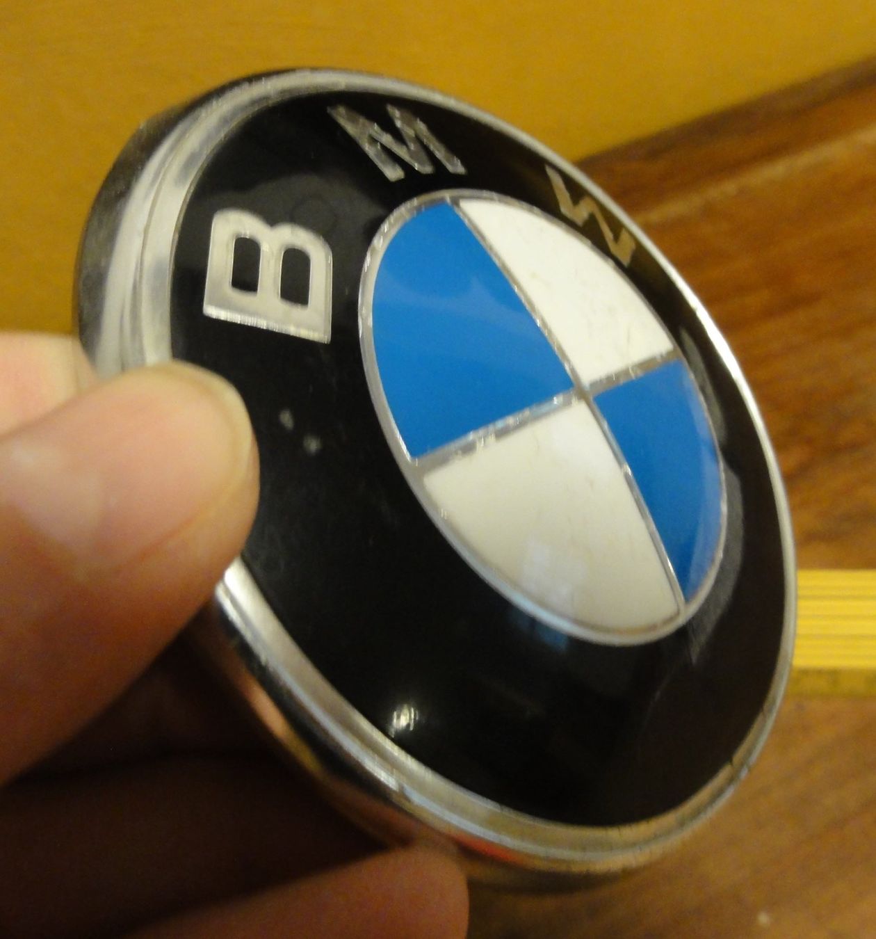 BMW Tutti pezzi di ricambio auto: BMW Emblem, Plakette – Usato da Wohlen AG venduto da Flusslauf 3