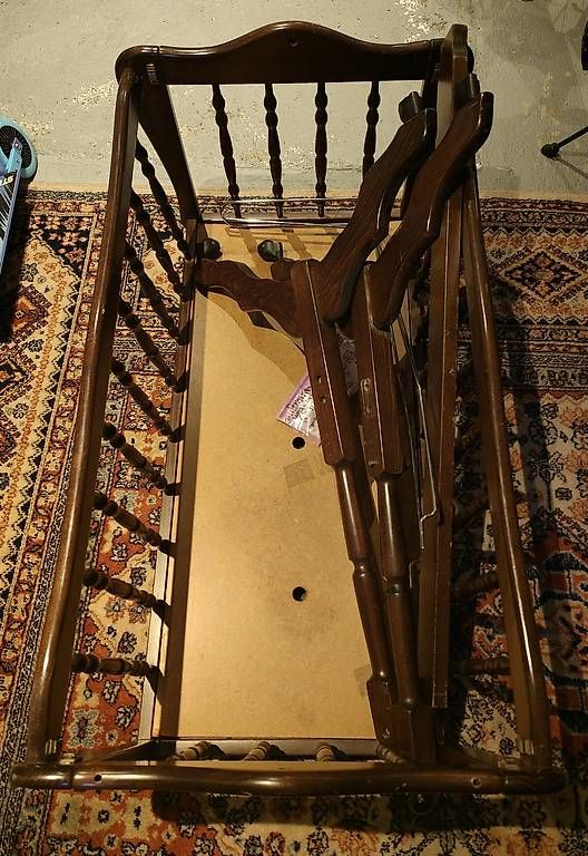 Letti: Dunkle Holzwiege gratis  – Usato da Oberurnen venduto da Isabella80