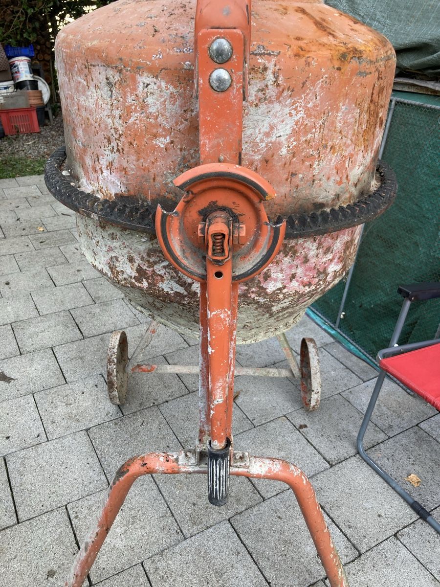 Tutte le macchine: Lescha Betonmischer – Usato da Schlieren venduto da Flower5 5