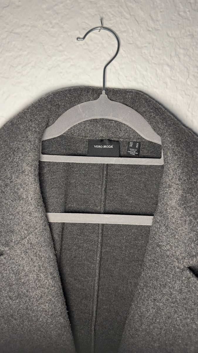 Vero Moda Mäntel: Vero Moda Kurzmantel grau – Gebraucht aus Alchenflüh von suv_n6bg 1