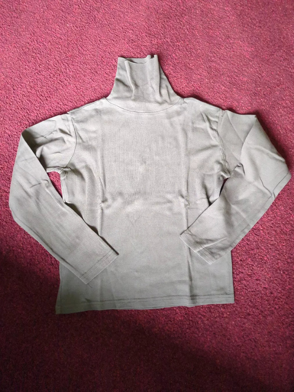 Kleiderpakete & -sets: Rollkragenpullover 140 – Gebraucht aus Luzern von reg_dq65 1