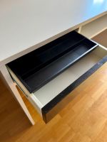 Schreibtisch mit Schublade