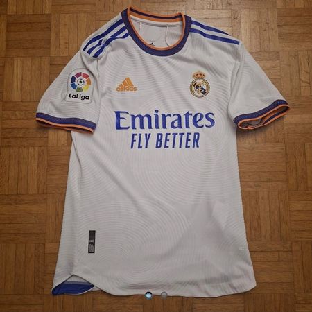 Real Madrid Heimtrikot 21/22 in Grösse M