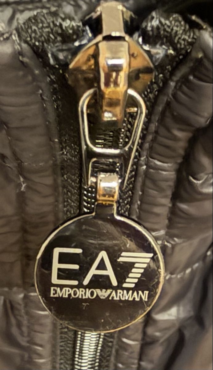 Armani Gilet & Giacche: EA7 Emporio Armani Weste schwarz – Usato da Moosseedorf venduto da prodrips 3