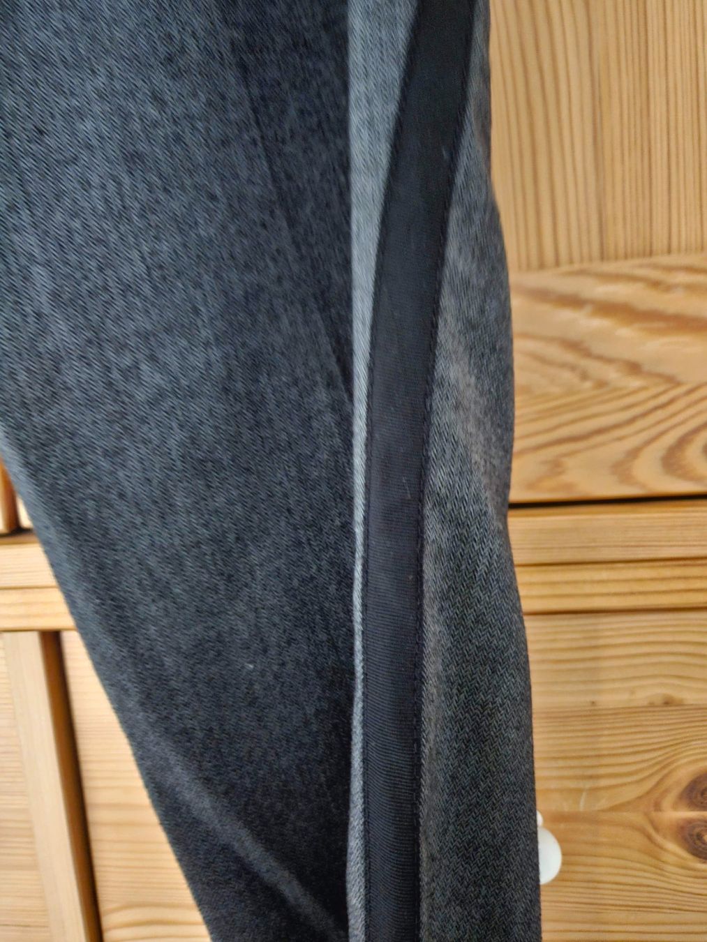 Esprit Pantaloni: Esprit Stoffhose, Grau-Schwarz, Gr. 40 – Usato da Wettingen venduto da Sk8ertomda 7