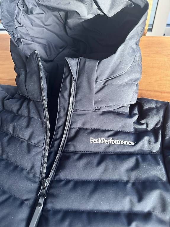 Peak Performance Jacken: PeakPerformance Daunen Jacke, Grösse 140 – Gebraucht aus zürich von mauromauro 2