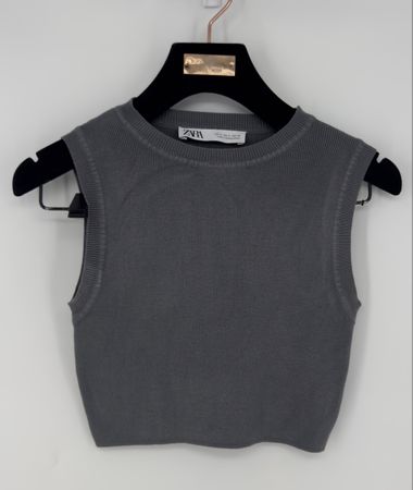 # WOMAN - Crop Top Gr. S - ZARA #