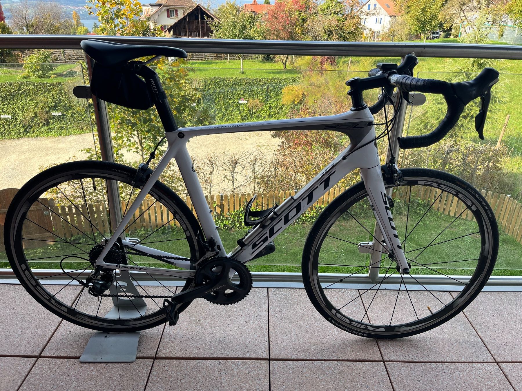 Scott Vélos: Scott Foil 10 – D'occasion à Faoug par metropark