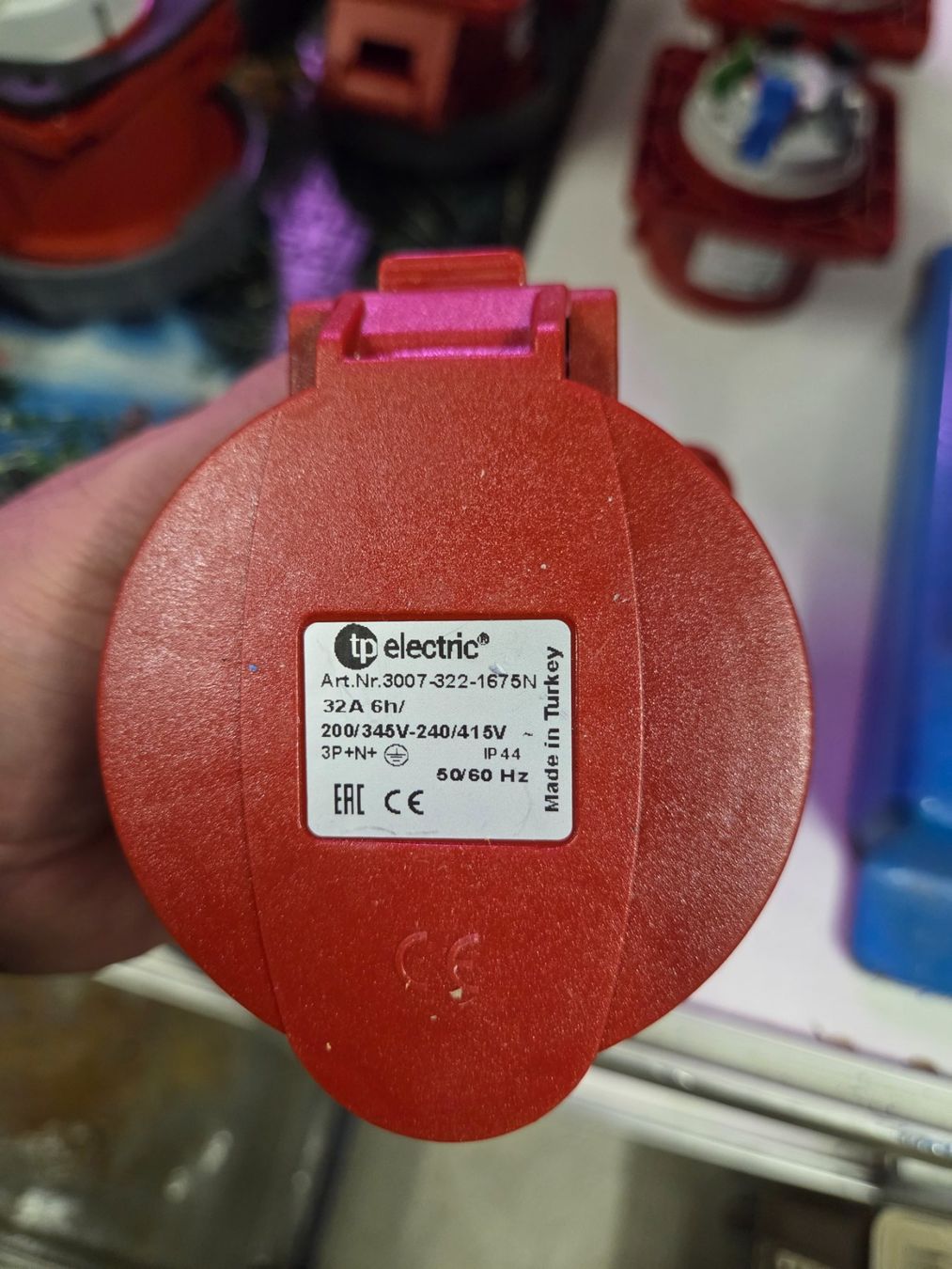 Stecker: Steckdose 32A 5polig CEE 32A Starkstrom CEE32 Anbausteckdose – Neu und originalverpackt aus Zürich von eymen20