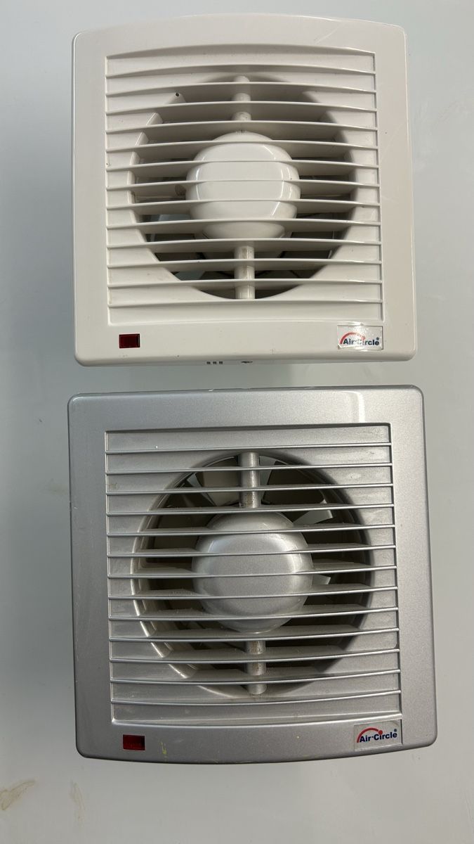 Ventilateurs: 2 Stück Abluftventilator – D'occasion à Rottenschwil par Yoshiworks