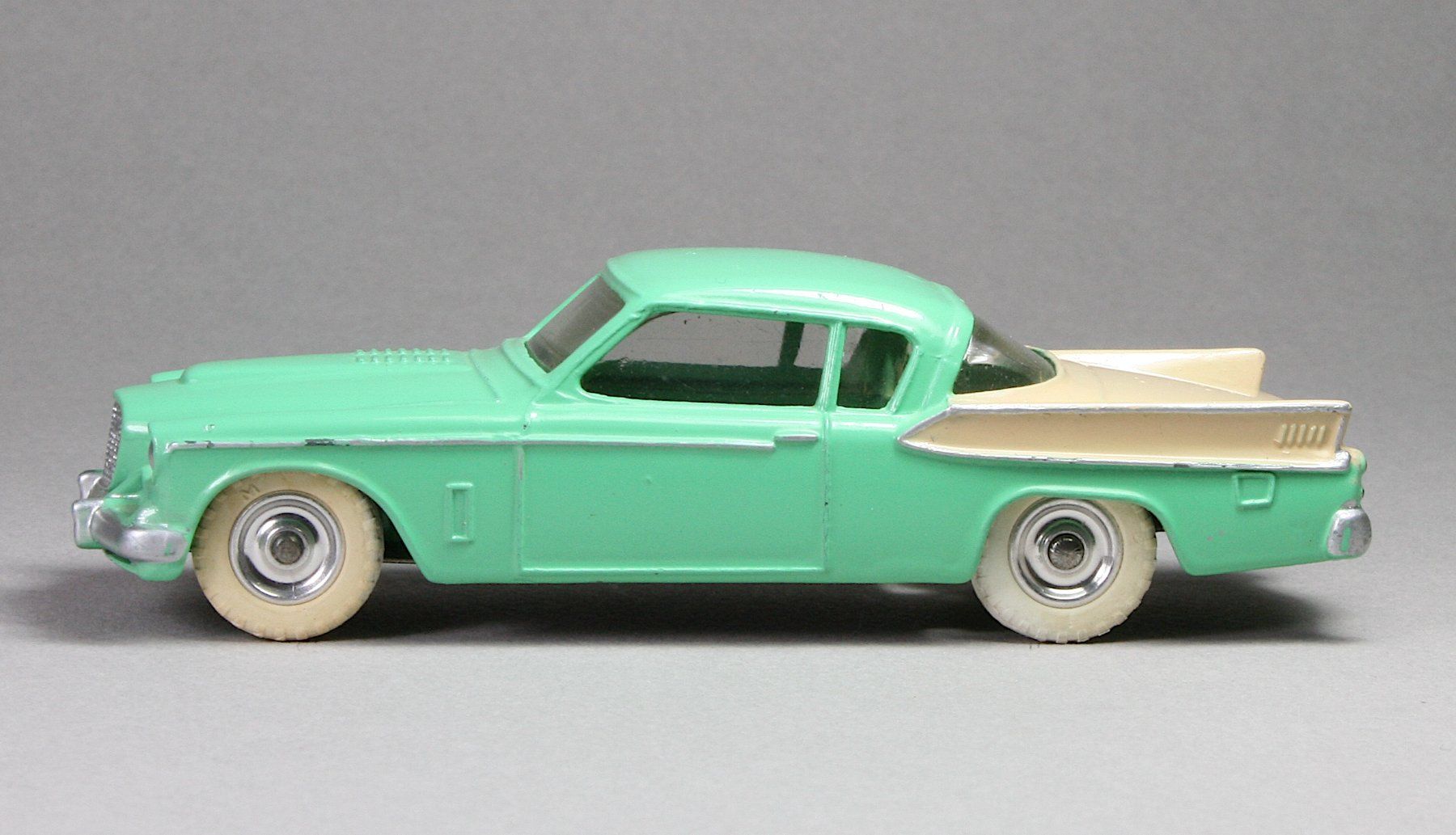 Dinky Toys Modellini d'auto: Dinky Toys 169, Studebaker Golden Hawk – Usato da Elsau venduto da Peekay8 9