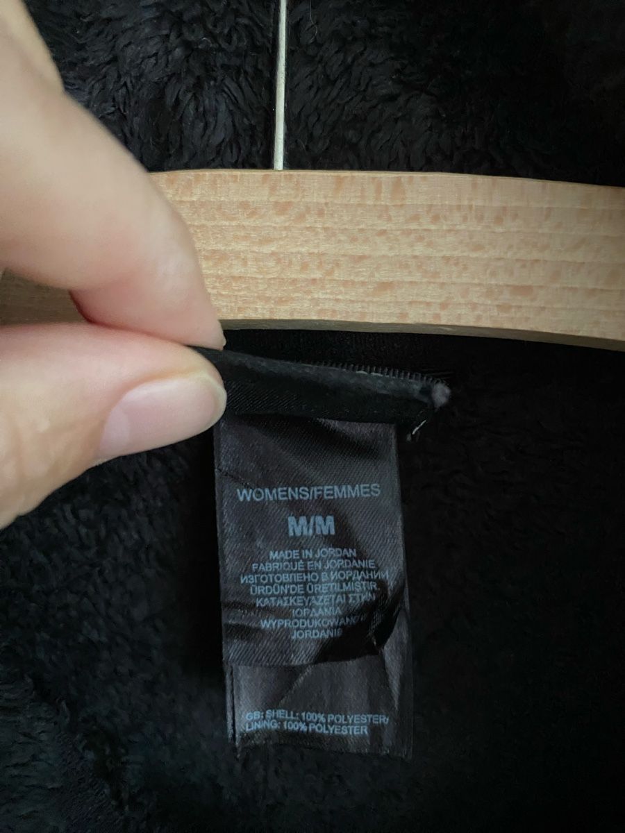 North Face Jacken: The North Face Jacke Damen Gr. M Schwarz – Gebraucht aus Horw von ast_b5c6 2